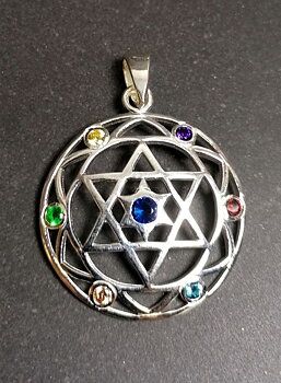 Shatkona / Hexagram (Davidsstjärna )  med Zirkonkristaller Hänge  i Äkta Silver