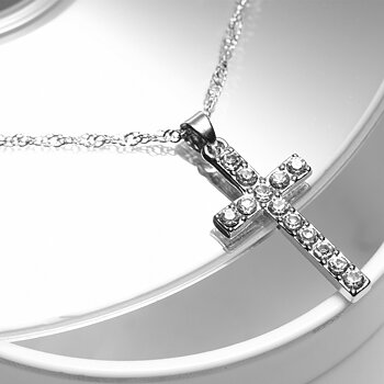 Halsband med kors  i Cubic Zirconia och i 925 Sterling Silverplätering