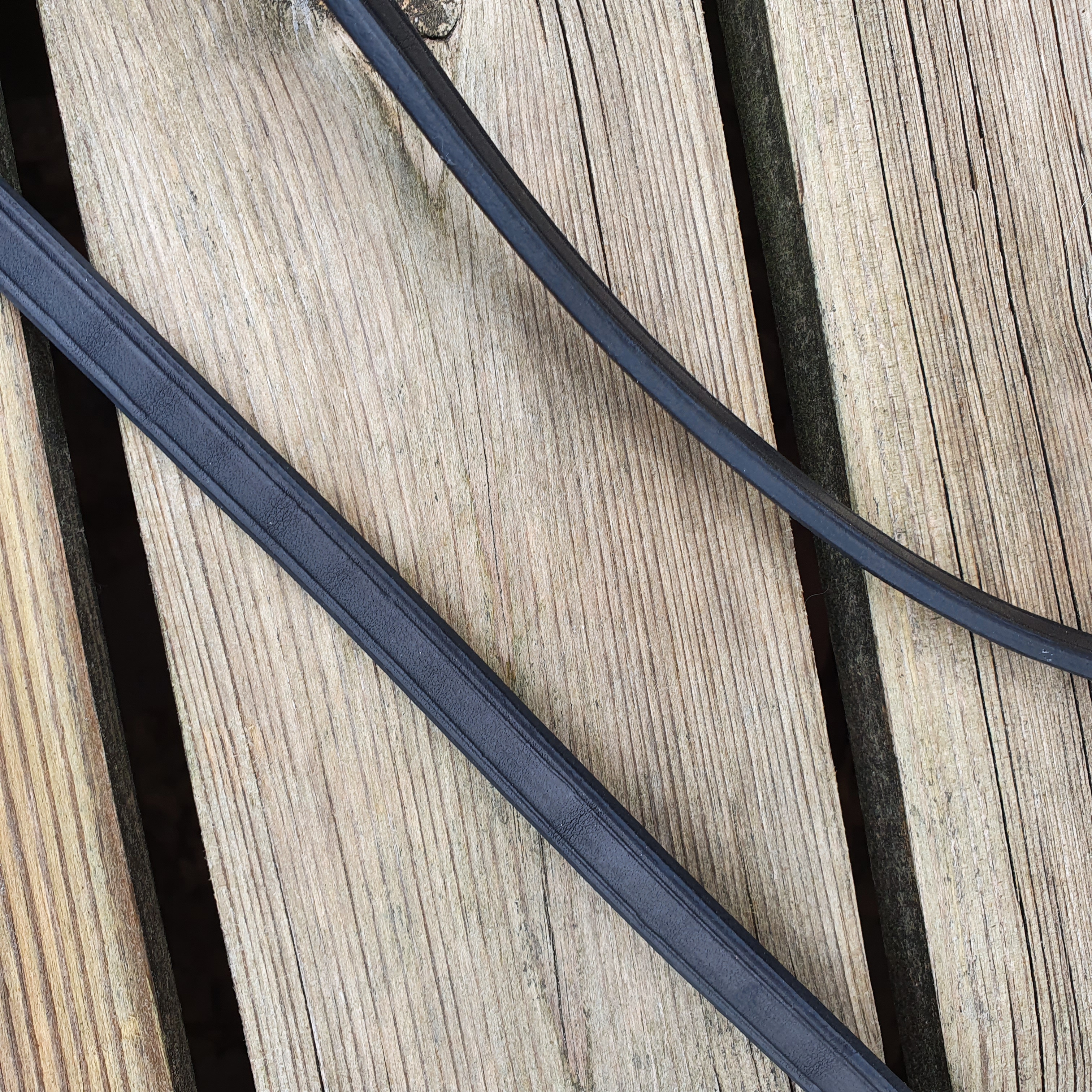 Nordic Horse Så läckra tyglar med stop i helsvart läder även hakar i svart. Snygga till svarta bett Bred 11 mm längd 258cm - 3