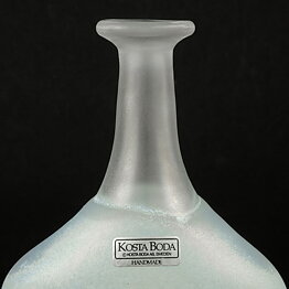 バーティル･ヴァリーン Networkシリーズ ガラスのボトル型の花瓶 Vase  (16 cm) 1978年