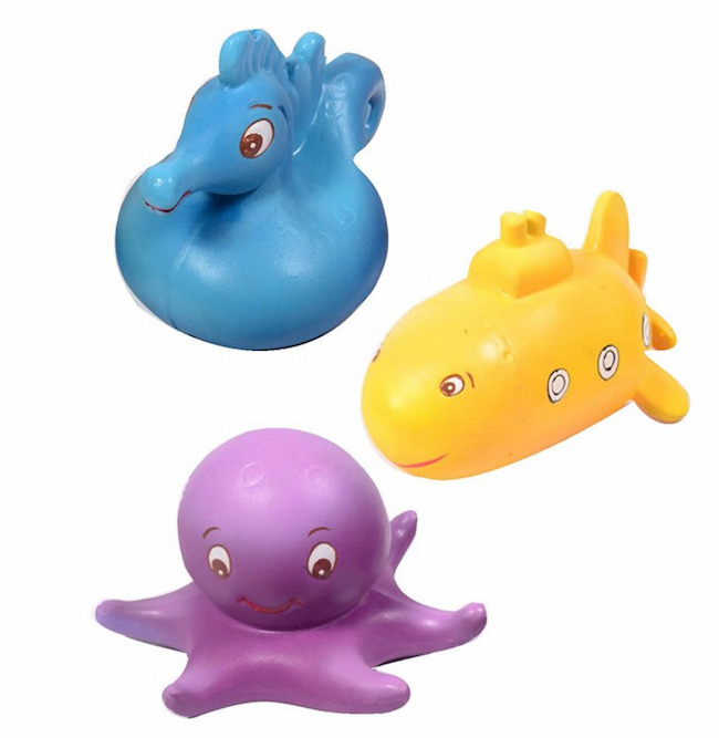 3 naturgummi badelegetøj i blå, gul og lilla