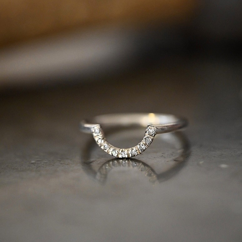 Ring Jasmin handgjord diamanter 9x0,005 ct guld 18 karat 