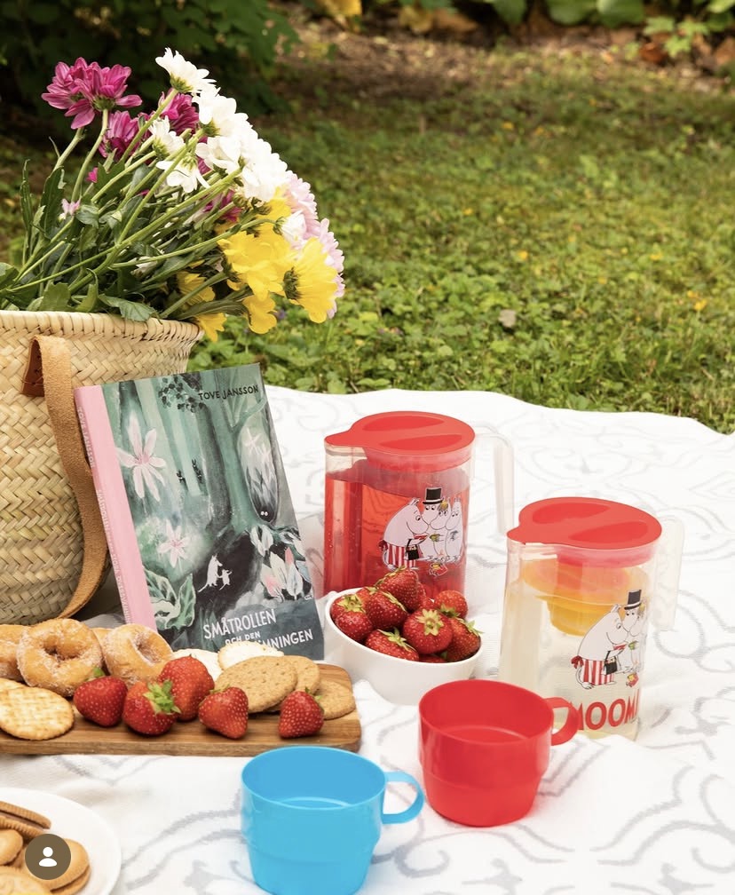 Moomin Picnic Pitcher with 4 Mugs