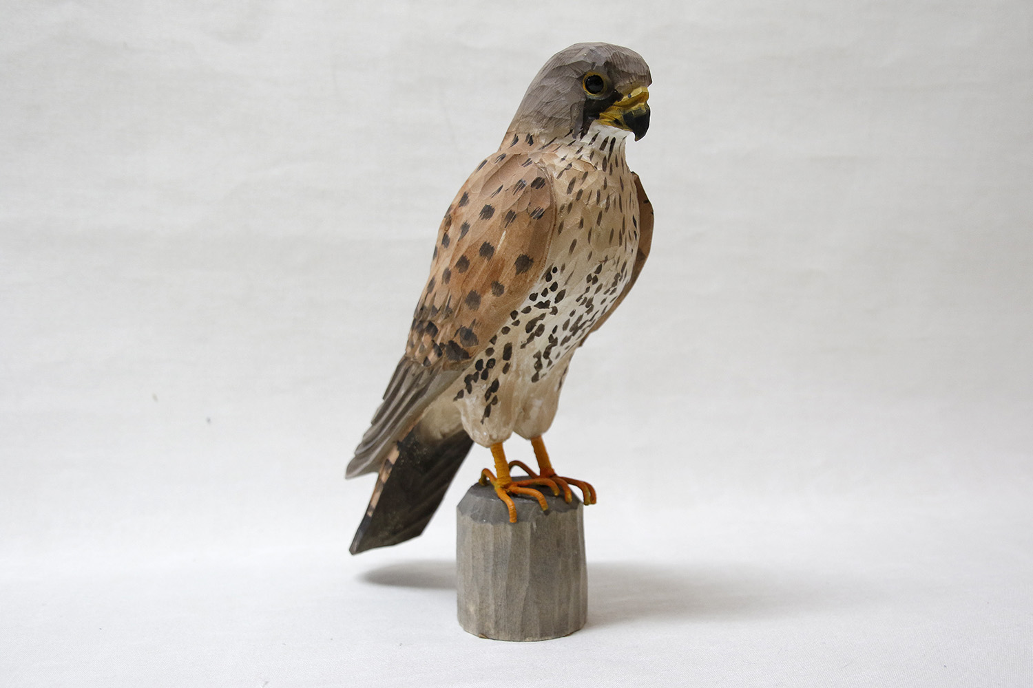 Common kestrel Wood 30x27x10 cm - 2