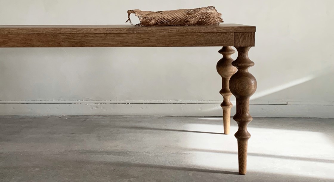 Viola dining table