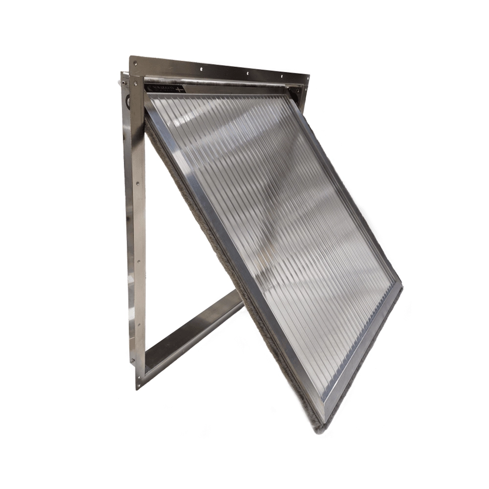 Practical silent and good door hatch for the dog house