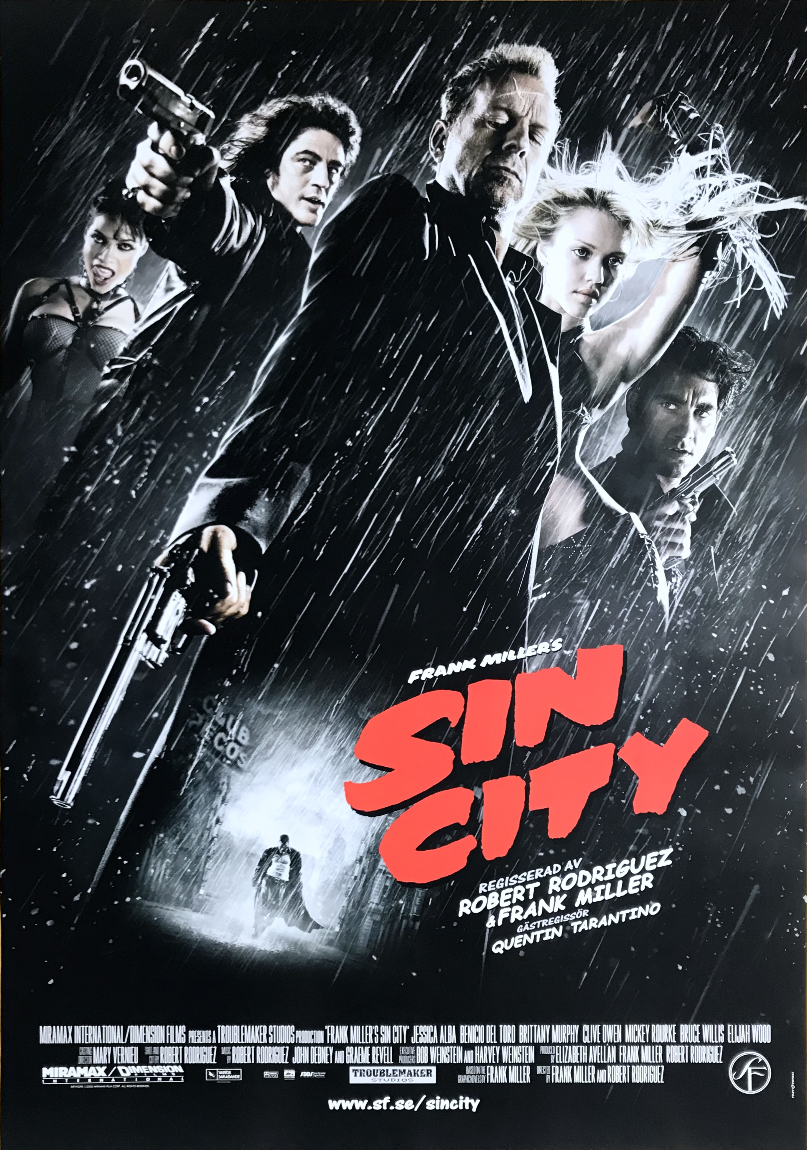 SIN CITY (2005)