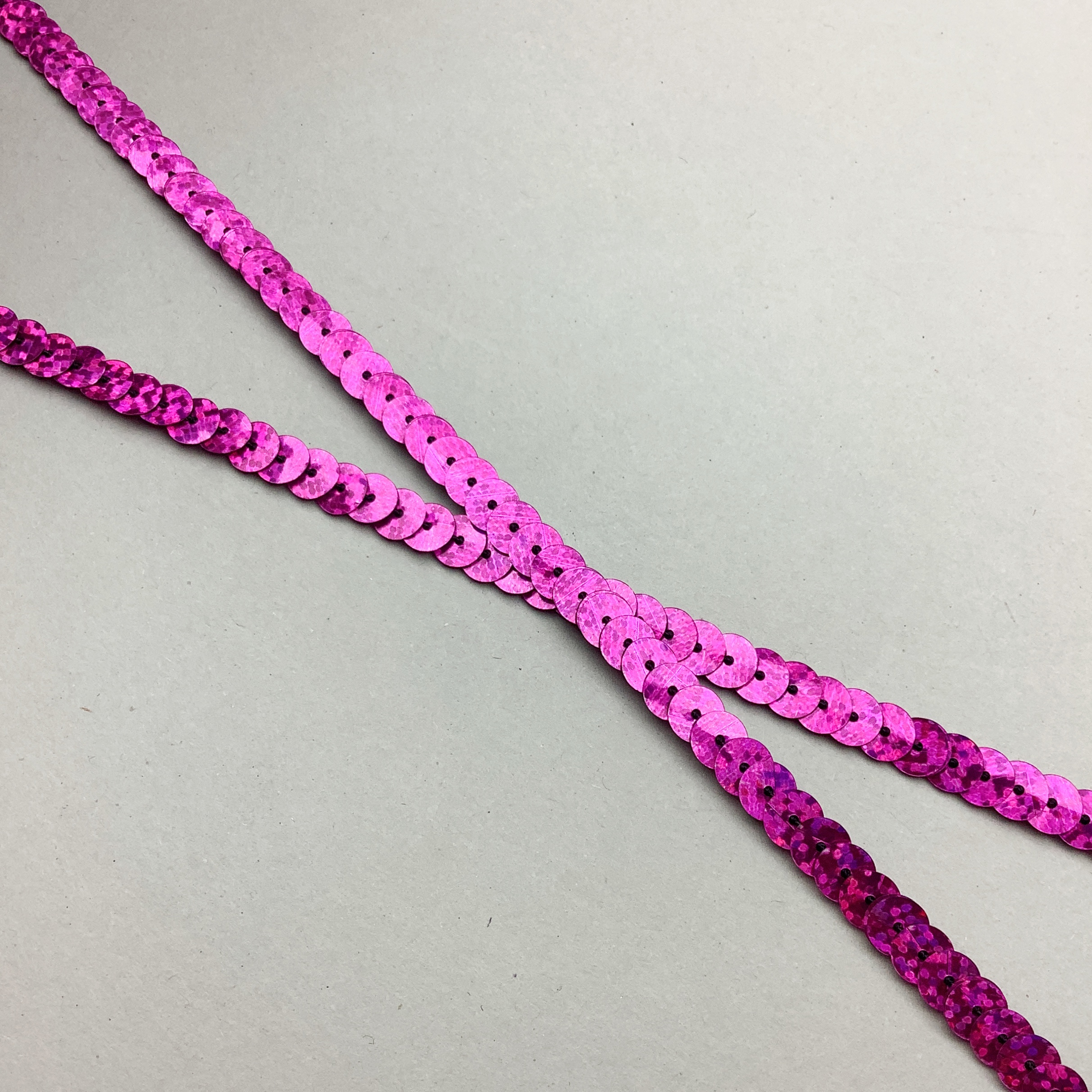 Paljettresår Cerise 6mm - PL1