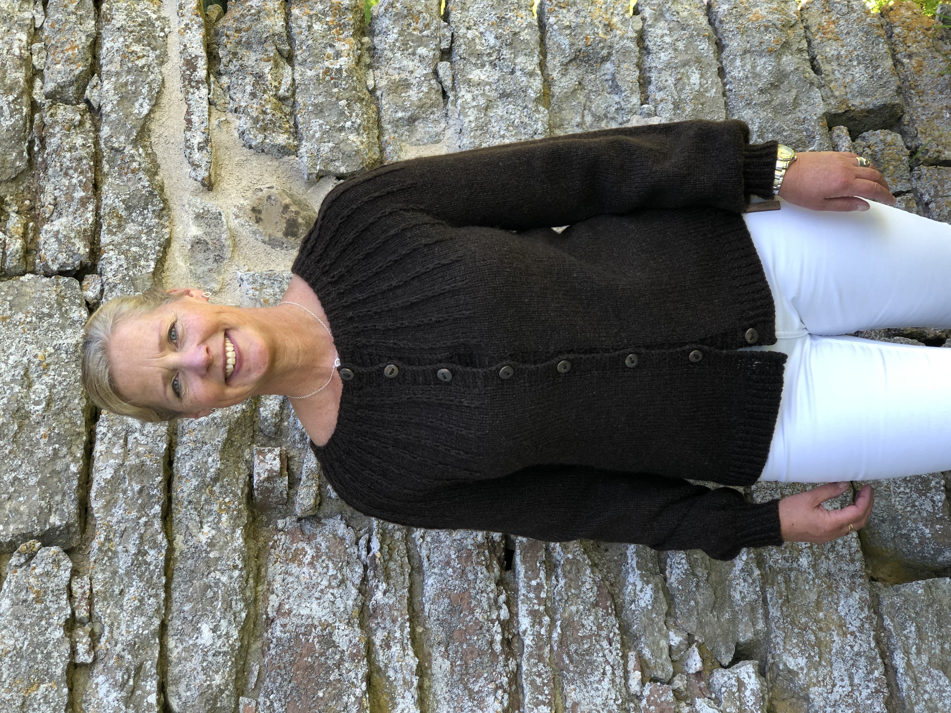 Knitting pattern "Avelsås Trädgårdskoftan"-Swedish