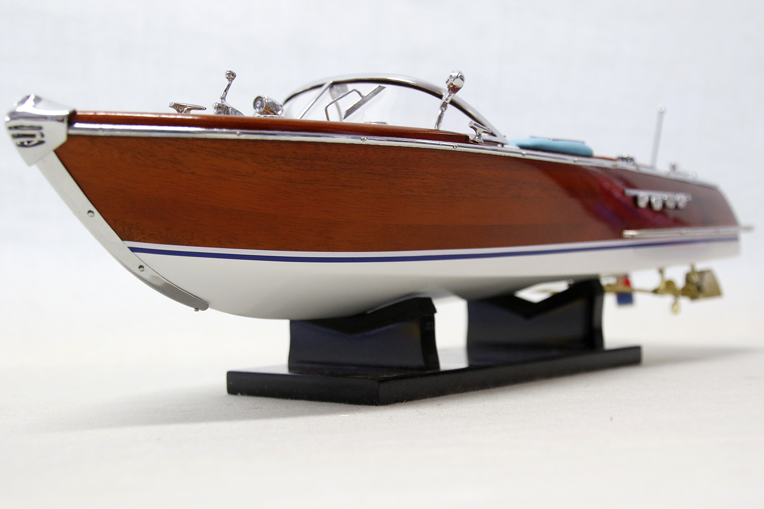 Riva Aquarama boat model 42x13 cm - 2