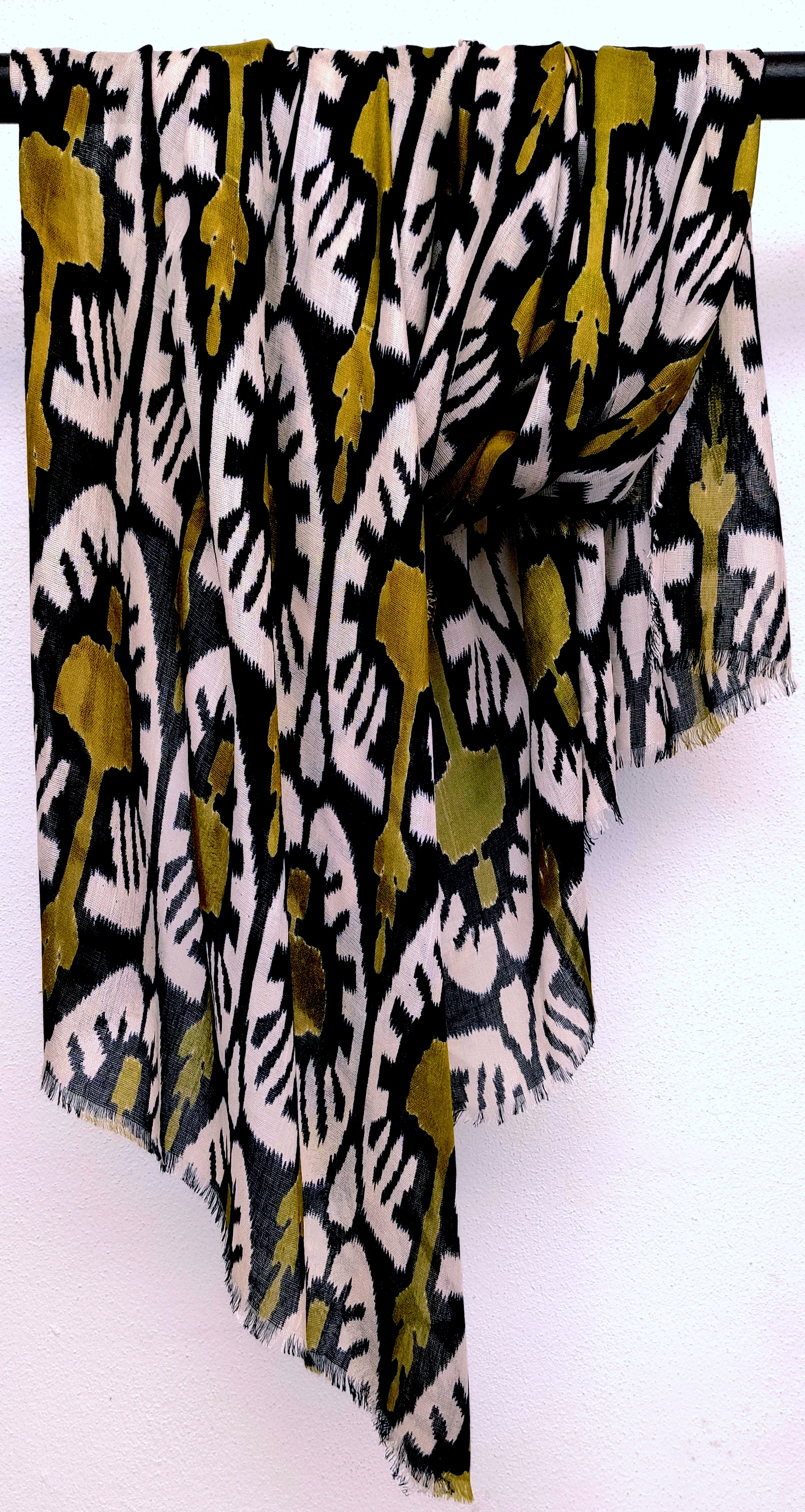 Lea ikatmönstrad scarf