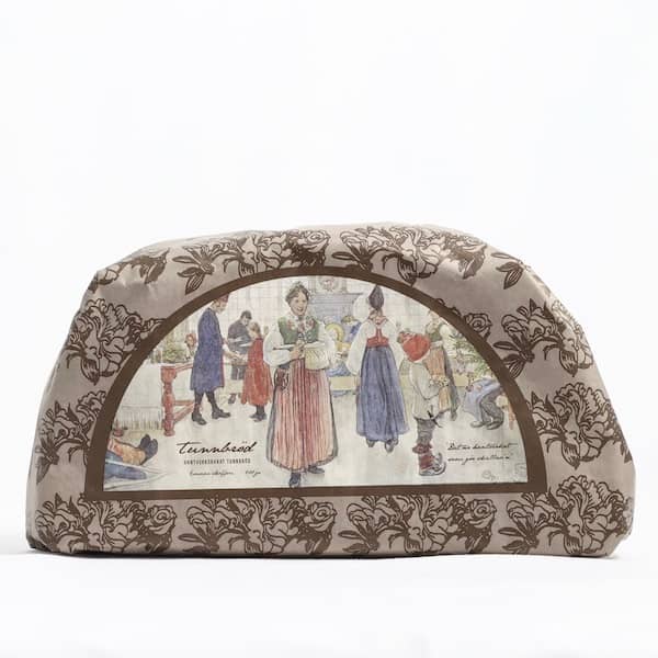 Hantverksbakat tunnbröd 200 gram i vacker pappersförpackning med klassiskt Carl Larsson-motiv.