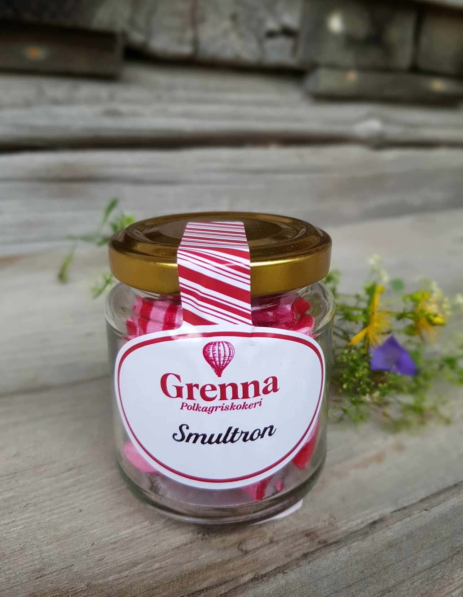 Glasburk med smultronkarameller 