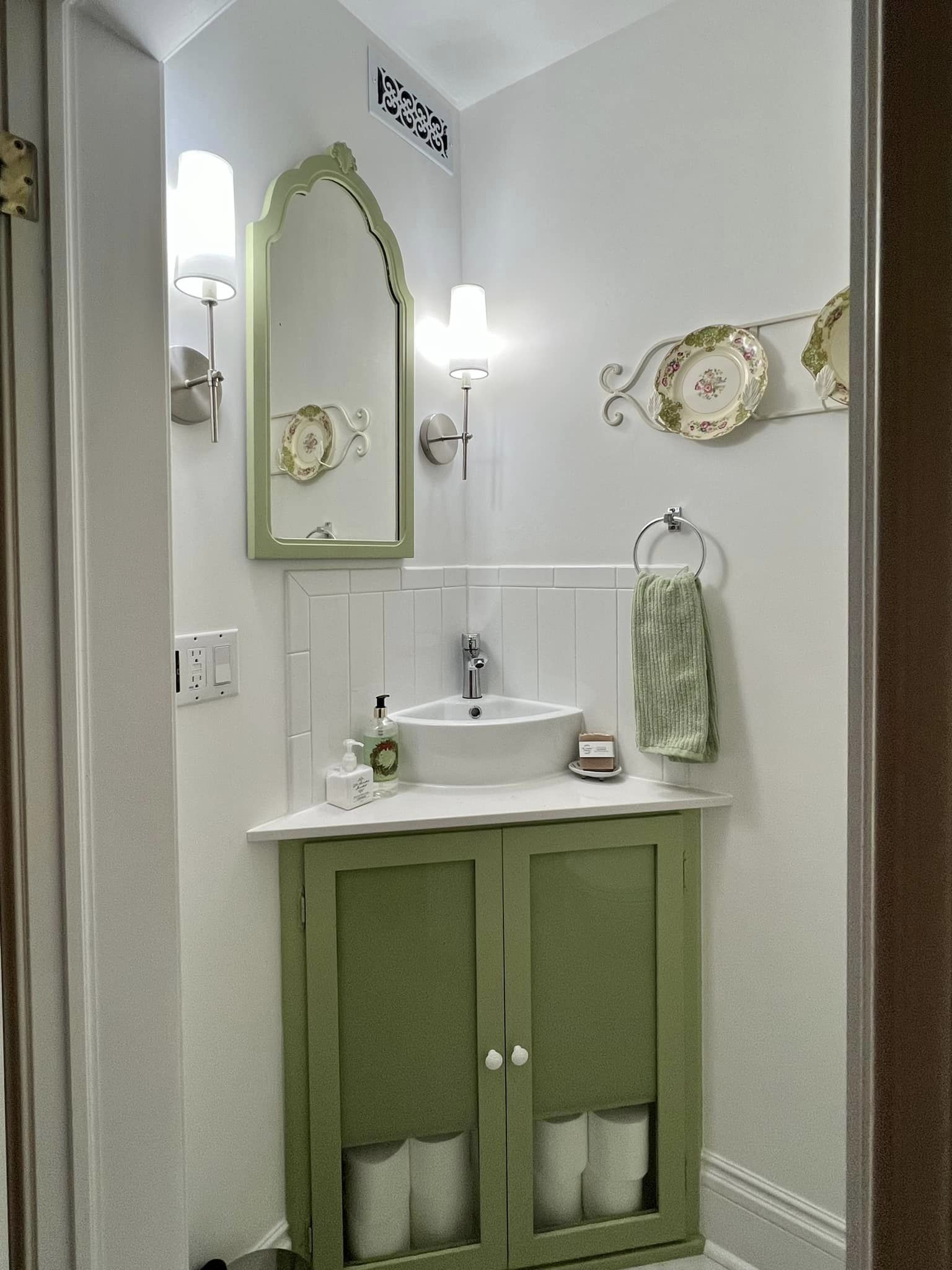 Fusion Mineral Paint Upper Canada Green  - 7