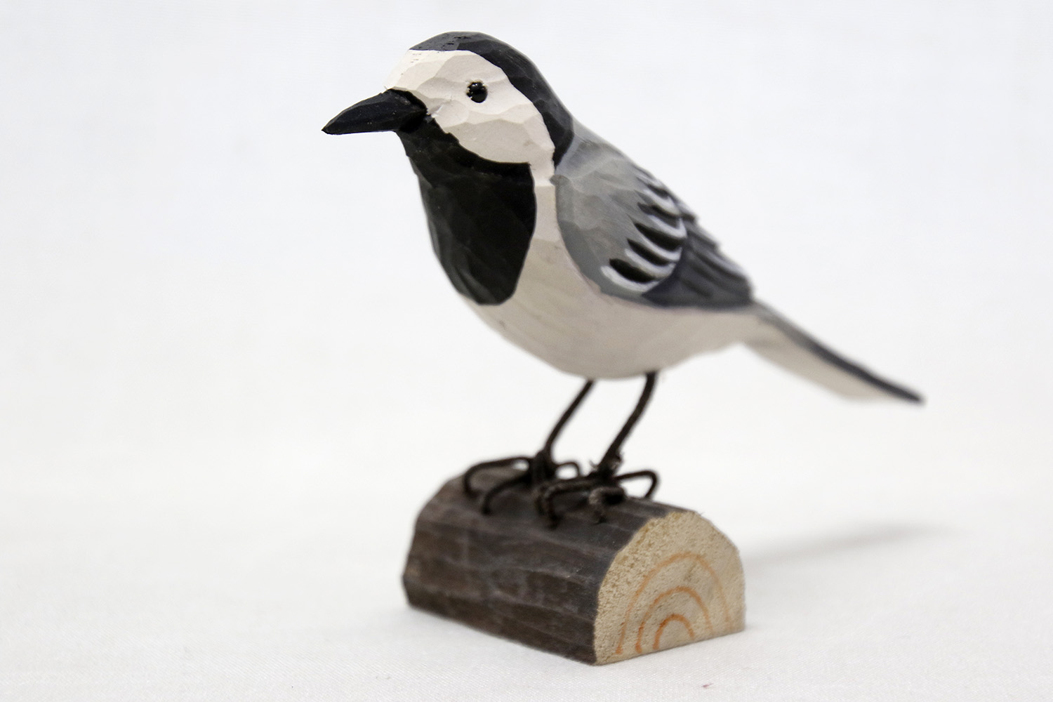 White Wagtail Wood 13x10x5 cm - 3