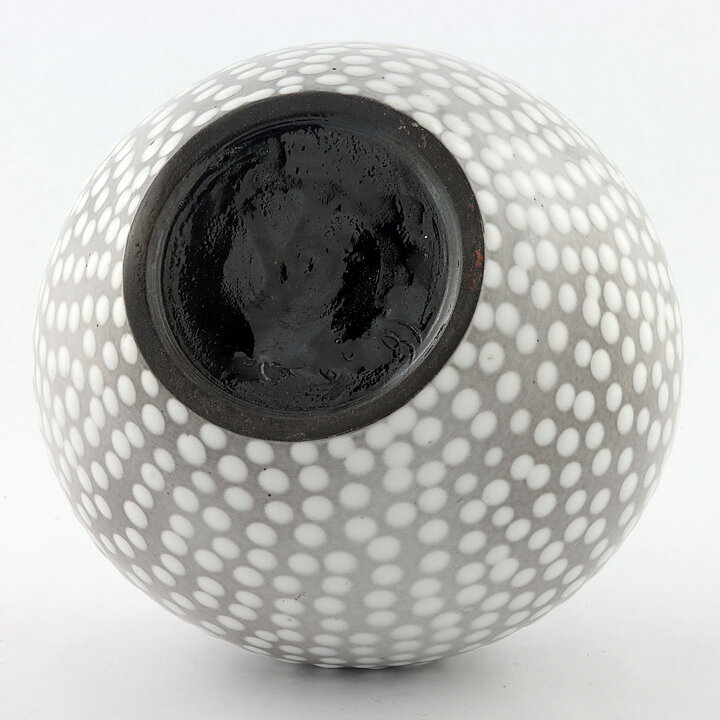 Ingrid Atterberg (Västkust 1943) Swelling Vase with White Dots 18/16 cm