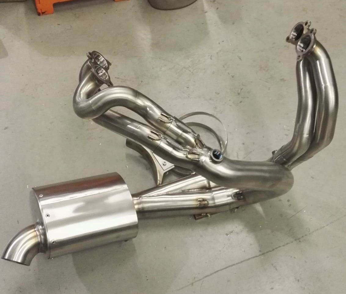 APH (Alan Hawkes) by NCCR Full Exhaust System Buell 1125R / CR  Factory AMA style - 4