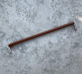 Läderhandtag Tube Twist 320 - Cognac/Rostfritt stål