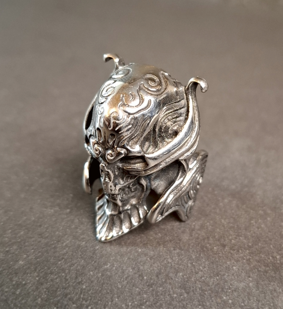 Alien Ring i Rostfritt stål