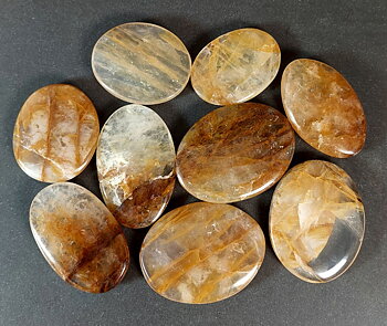 Pebbles "No Worry Stone" - Golden Healer, Platt