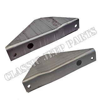 Set med förstärkningar mellan bakre panel och hjulhus svetsas fast sen WILLYS MB FORD GPW MADE IN ENGLAND