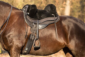 Barefoot® Happy Valley med fårskinnssits, brun