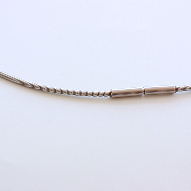 Kedjor - Spiralfjäder - halsband i stål