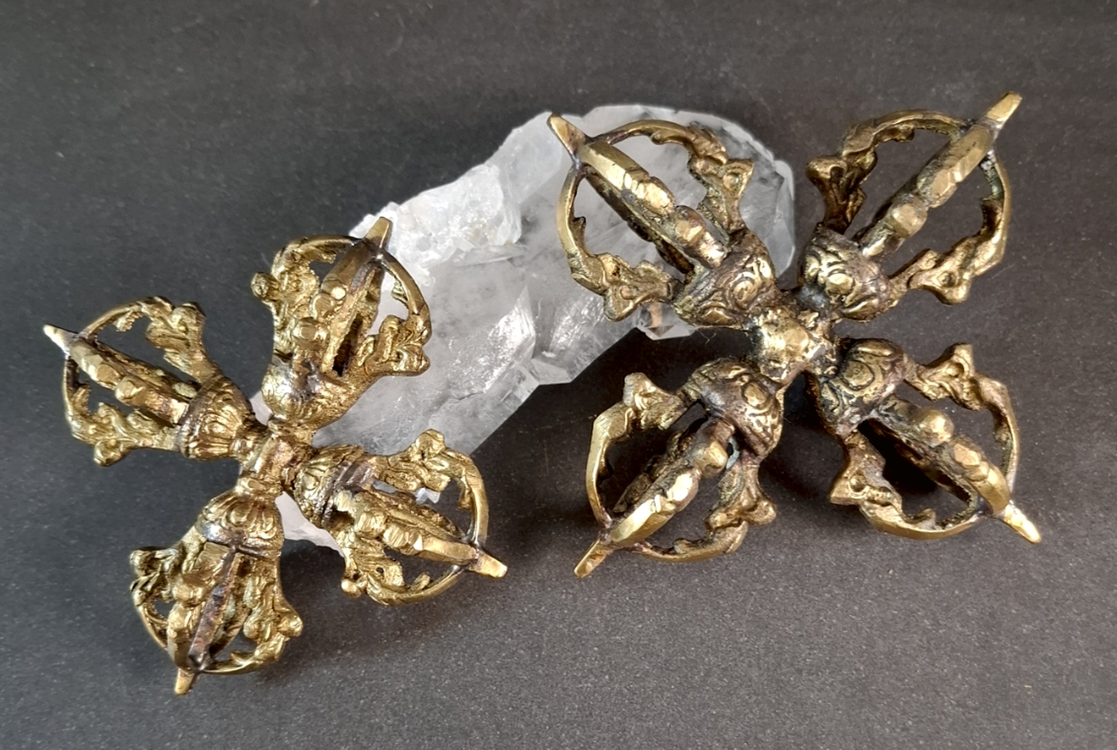 Dubbel Dorje (Vajra) i Mässing