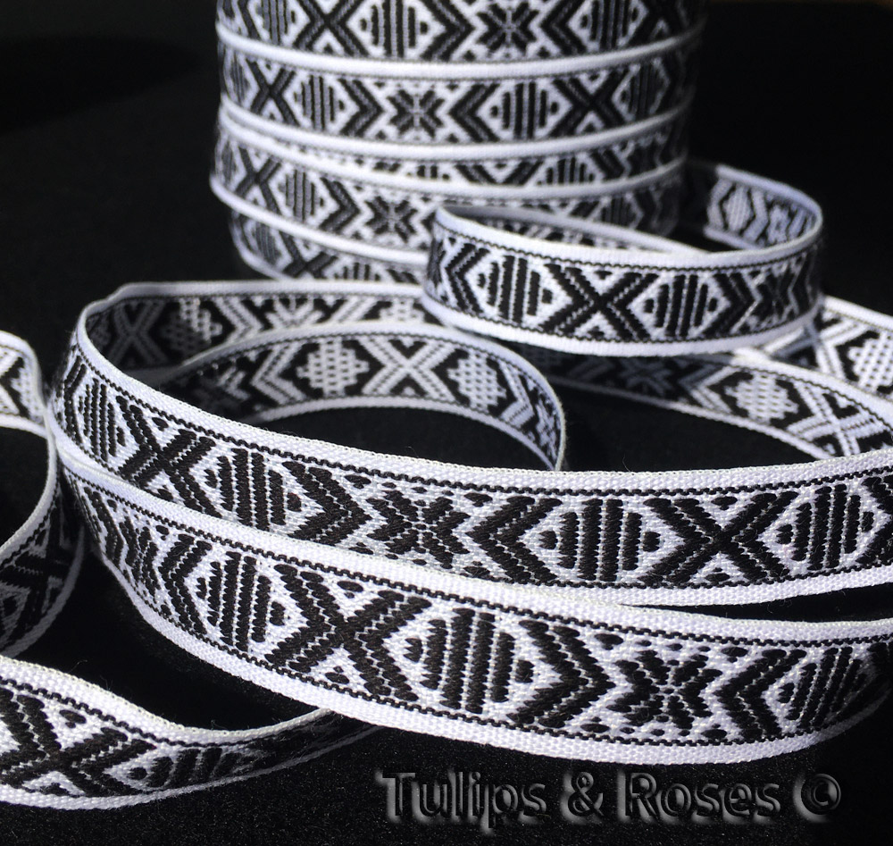 Traditional folk art ribbon 15 mm black on white 1068-6 