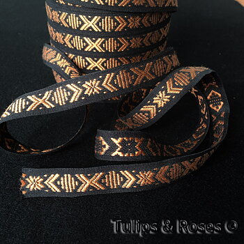 Traditional folk art ribbon 15 mm goldenbrown on black  1068-51
