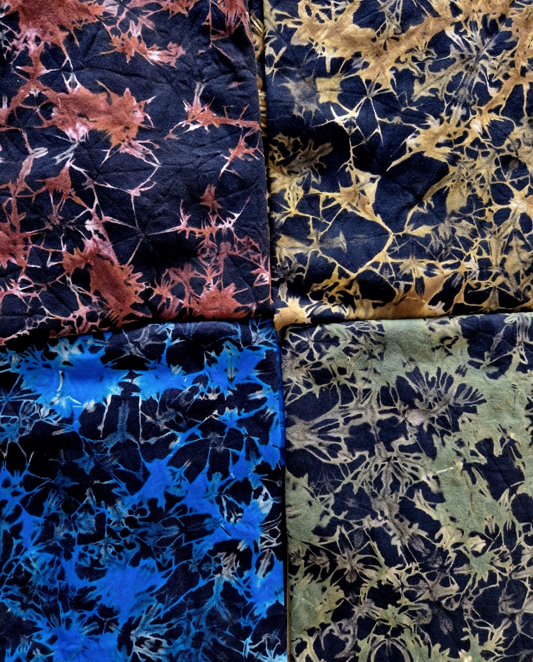Unisex Batik/Tie dye T-shirt - Svart med flera olika färgmixer - 4
