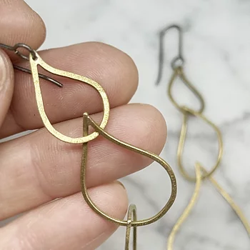 Earring - Tripple Tear Drop - brass