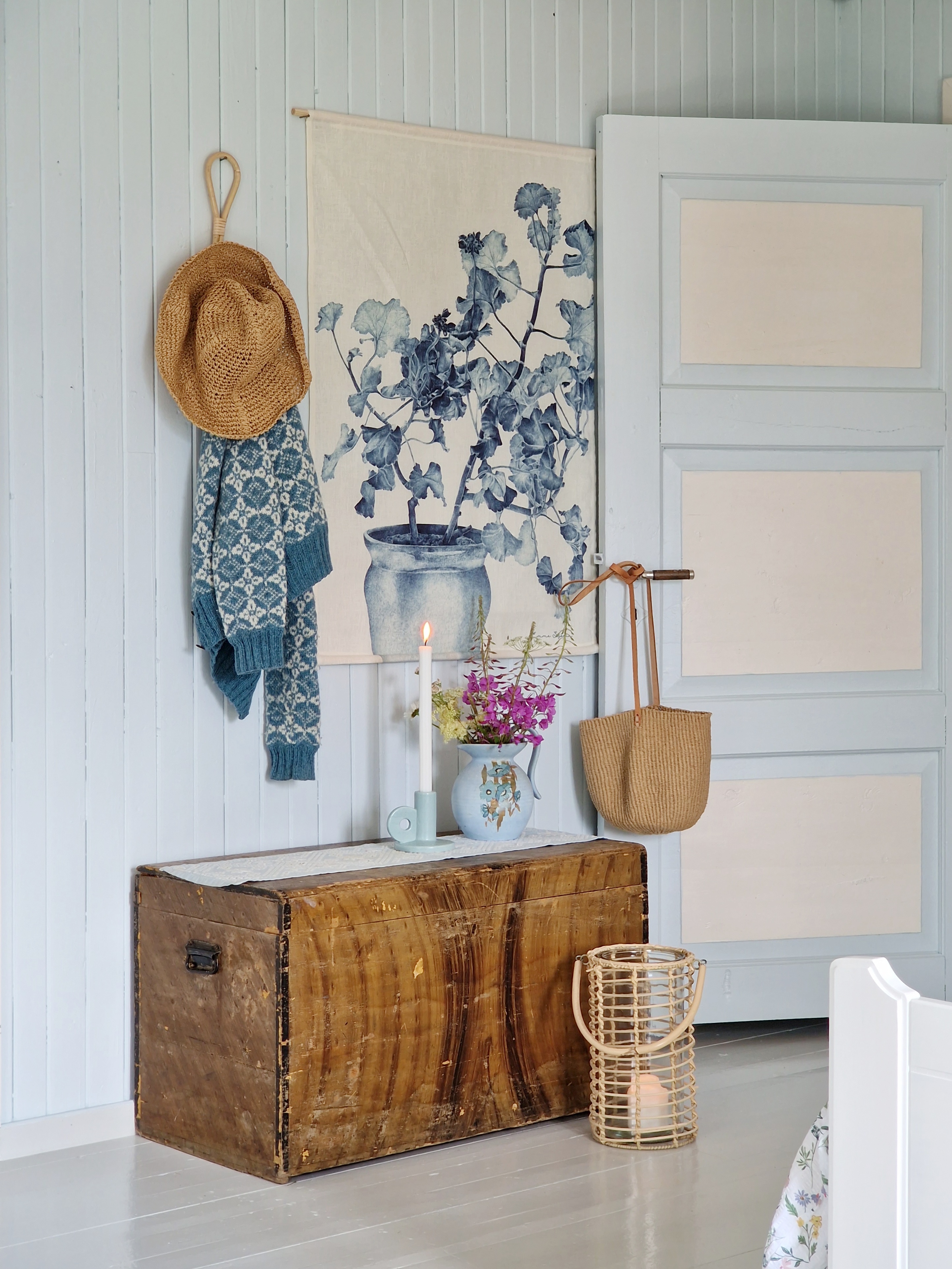 Preorder! WALL HANGING BLUE GERANIUM  - 3