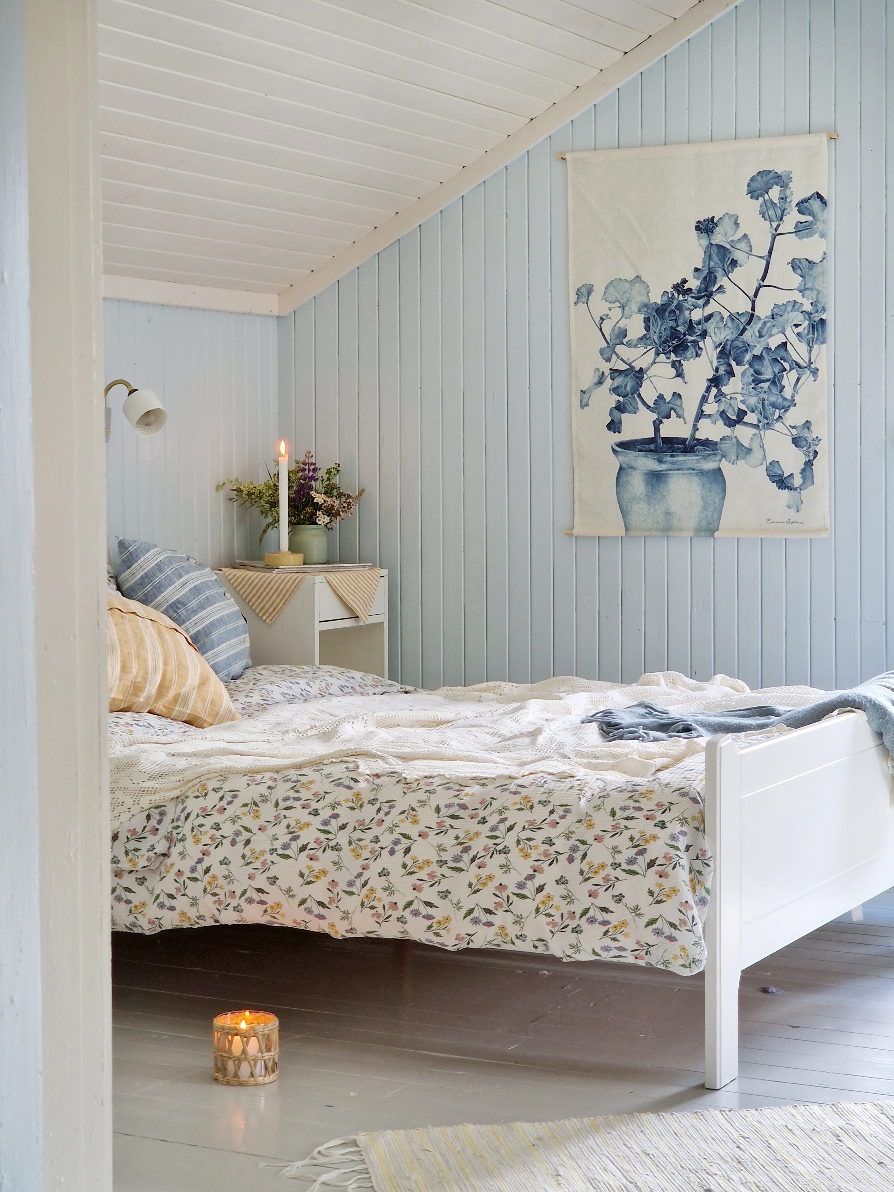 Preorder! WALL HANGING BLUE GERANIUM  - 5