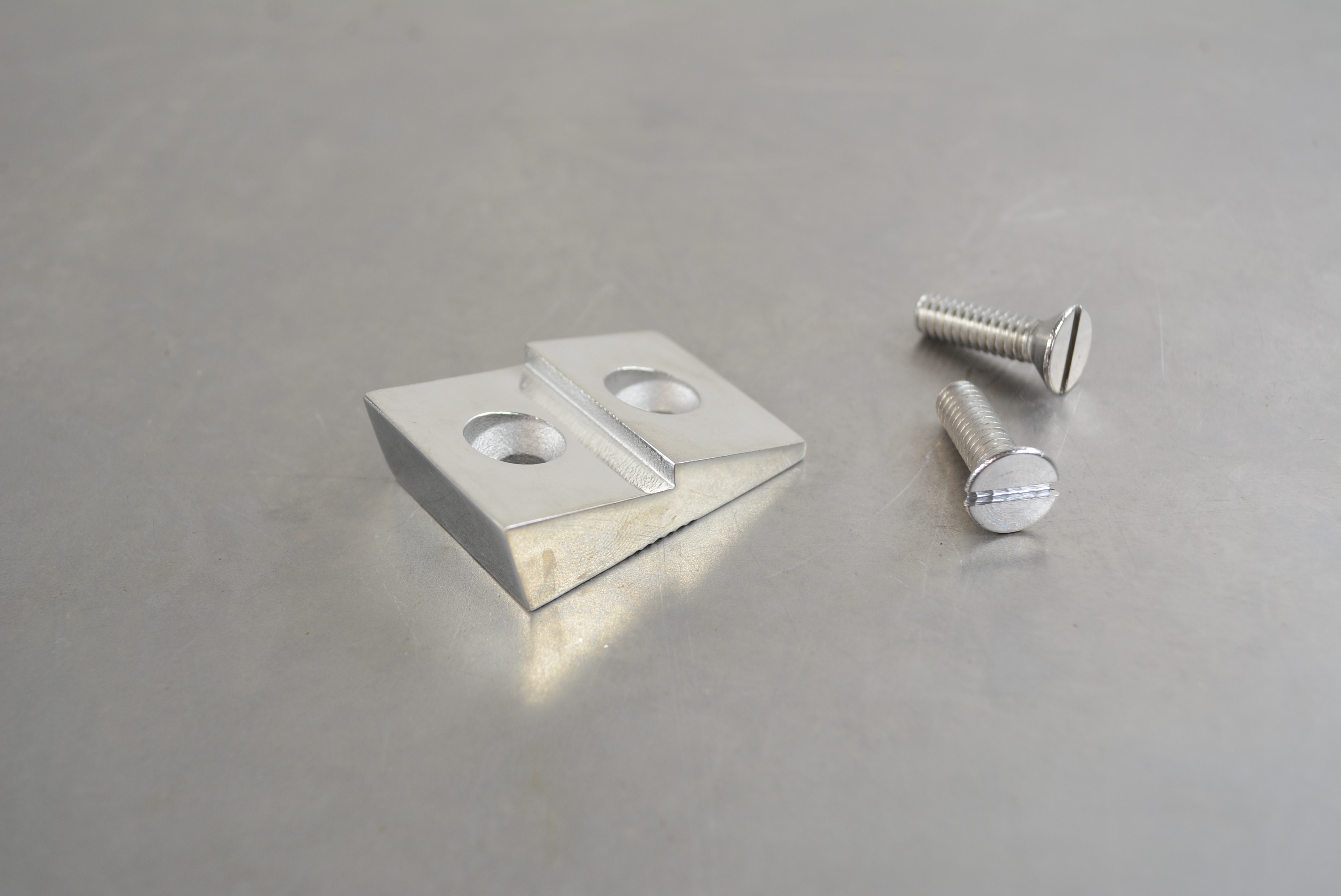 Door Striker Plate 32-34 Close