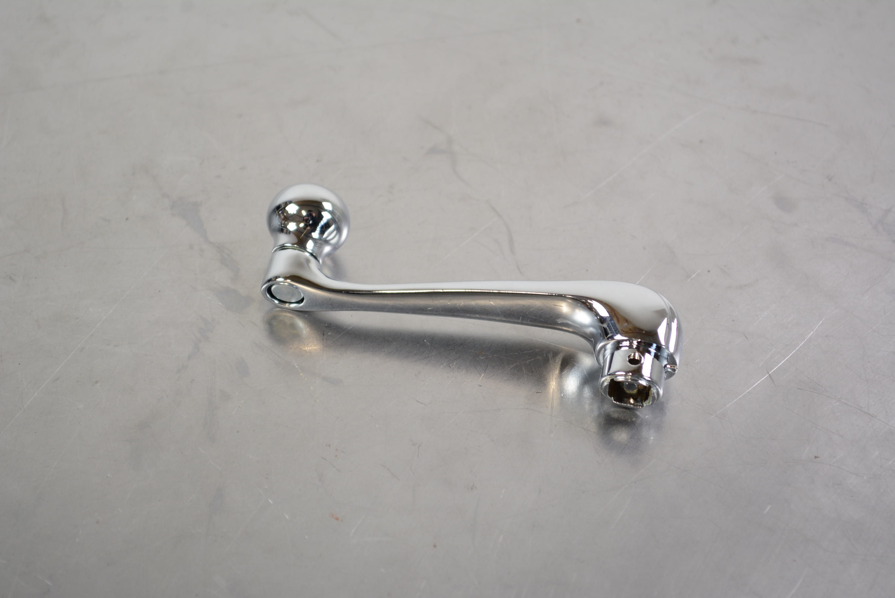 Window Crank 33-34 Closed - 2