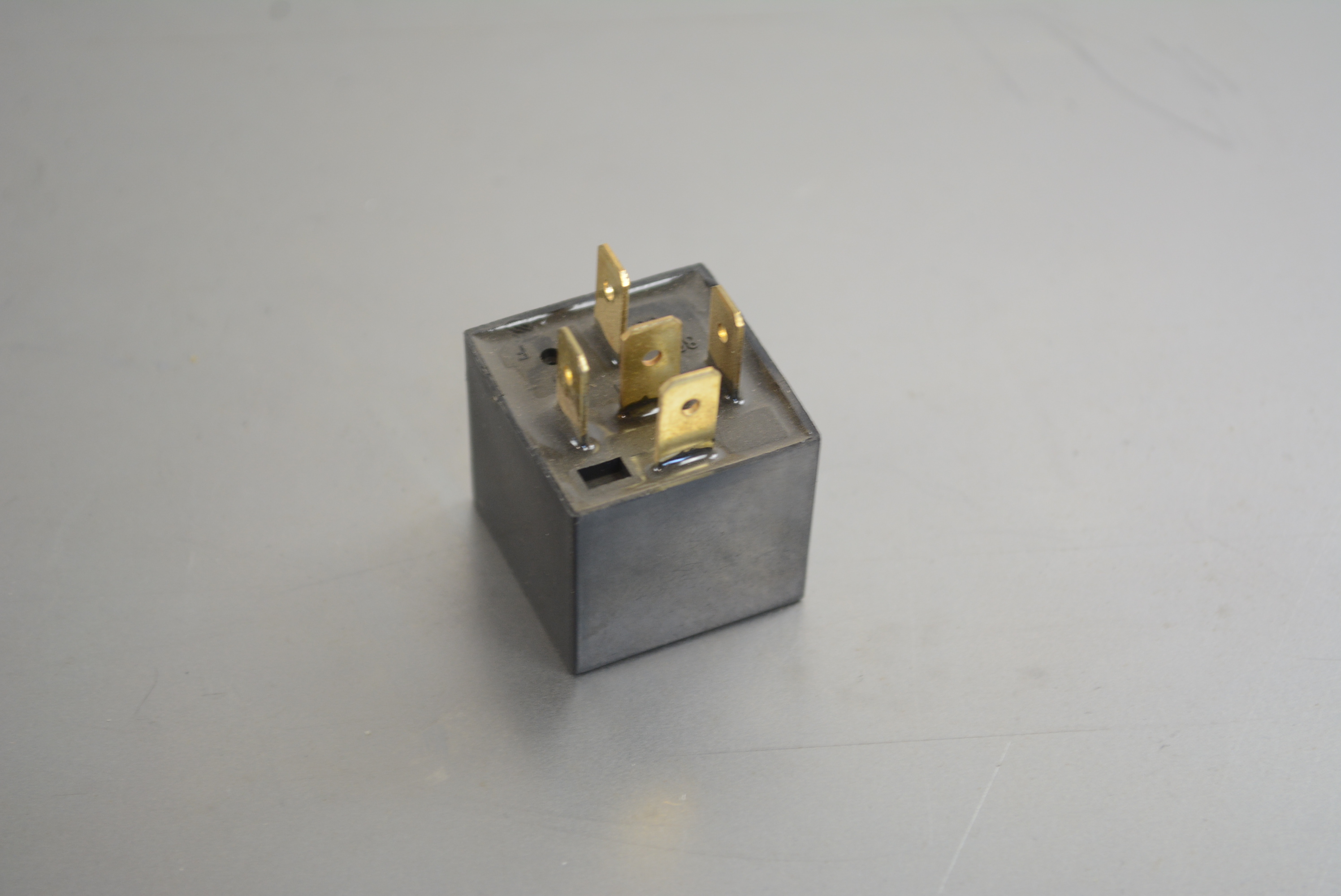 Relä 12V 30A/40A