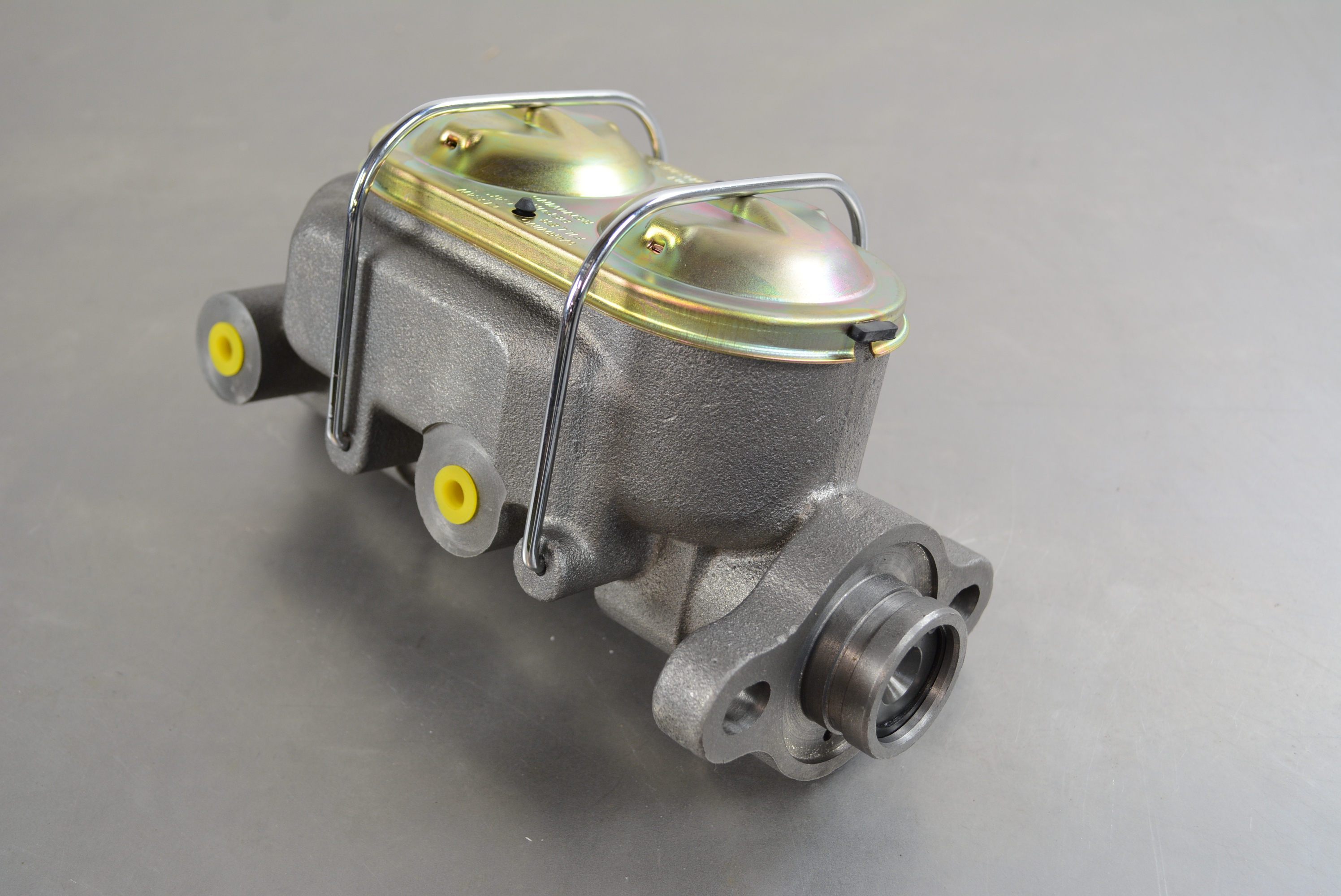 Huvudcylinder 1-1/8´´ Kolv 3/8´´ - 2
