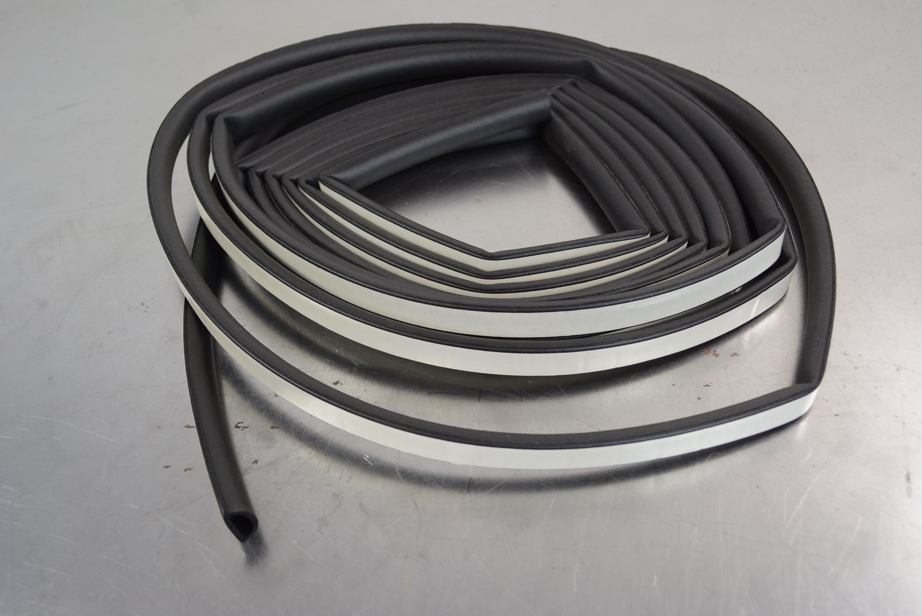Door Seal Universal 39/64´´ x 23/64´´ 20ft