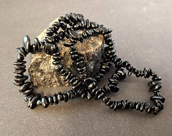 Svart Turmalin Chip armband