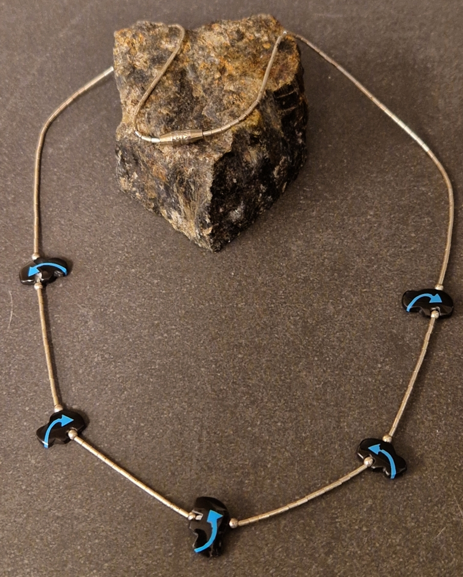 Indian Bison ( Buffalo) Halsband i Silver med Turkos/Onyx Pärlor