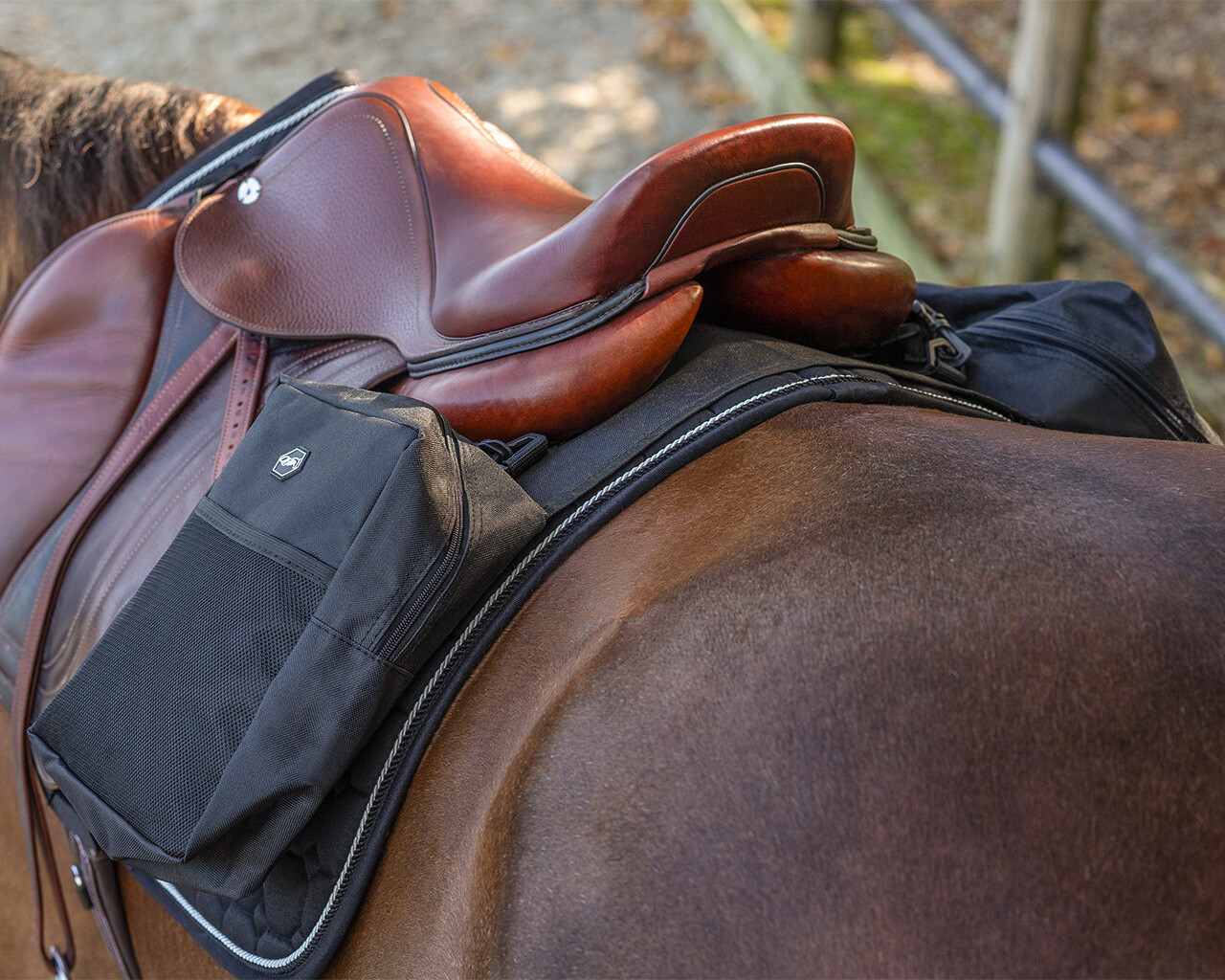 QHP Saddlebag, black - 8