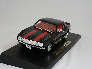 Chevrolet Camaro Z/28 -1967  1:18 Road Legends