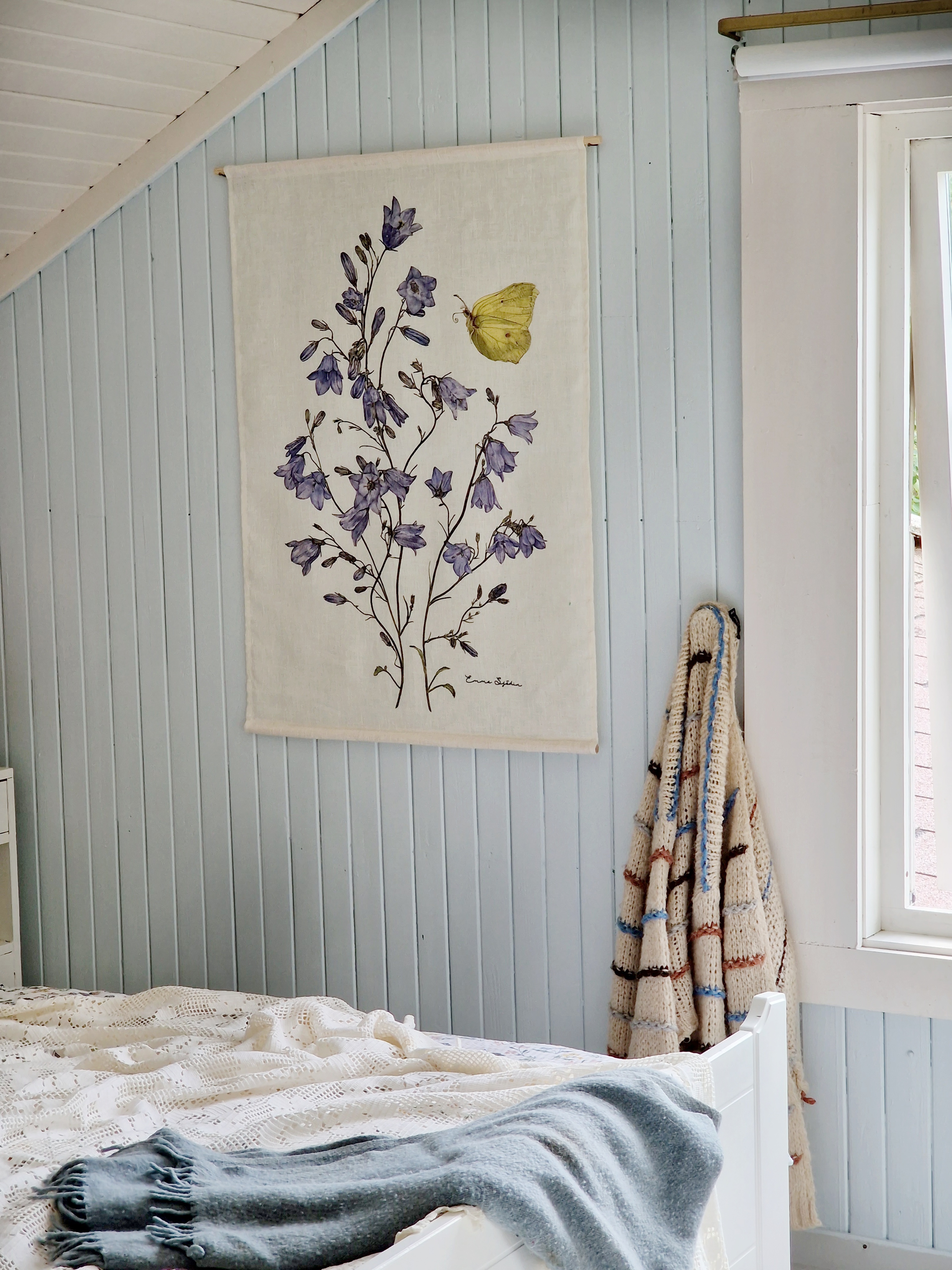 Preorder!  WALL HANGING BELL FLOWERS 
