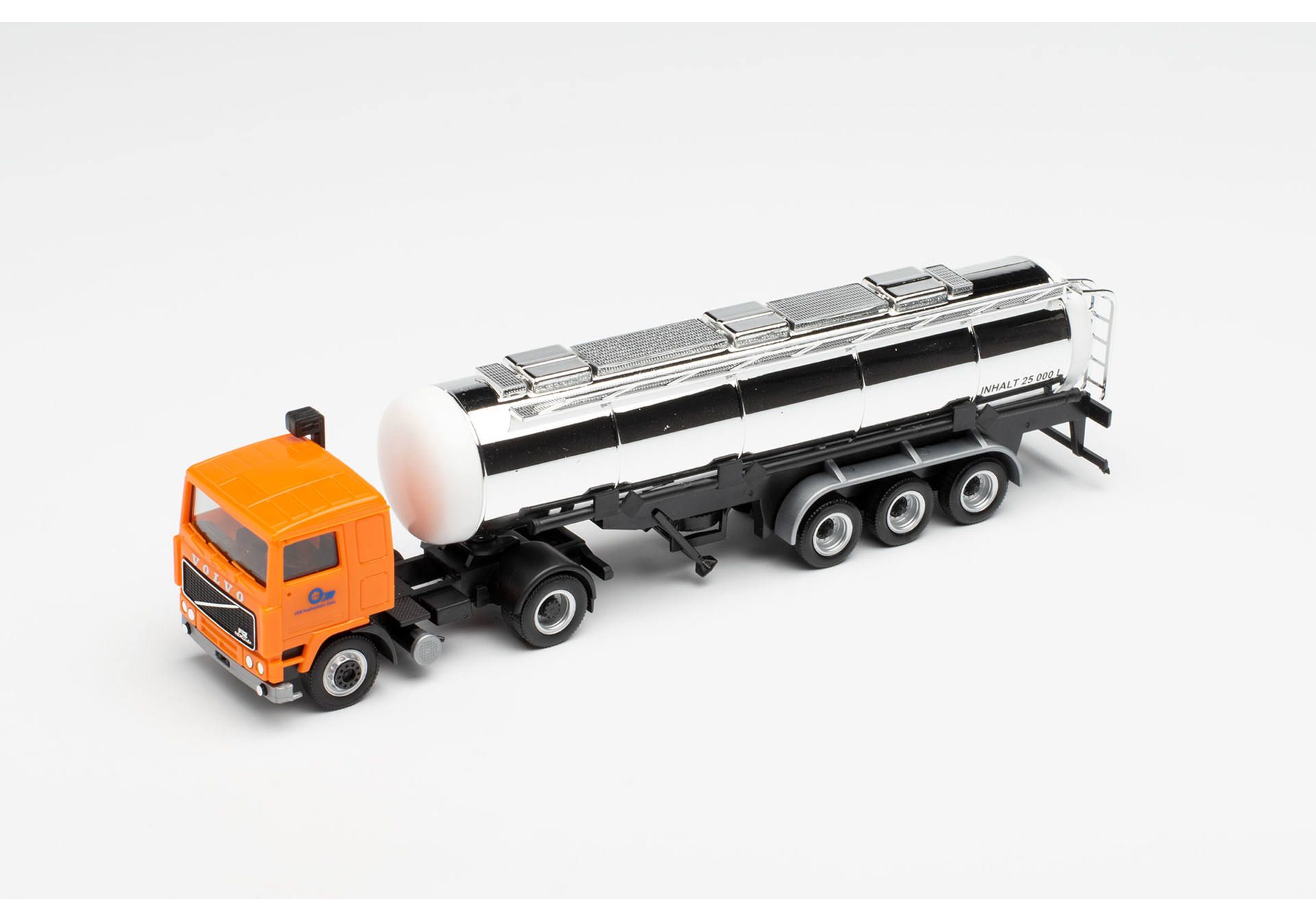 Volvo F12 tanktr. 'Deutrans' - 4