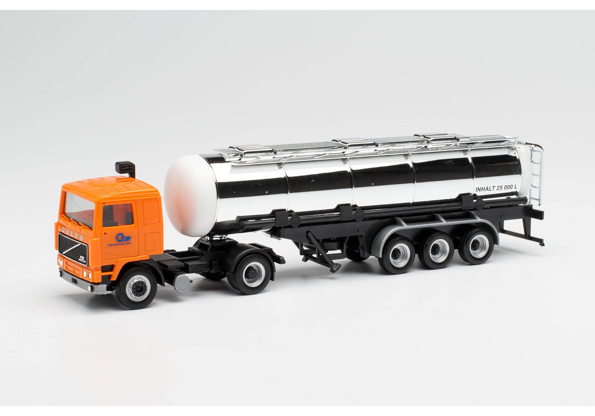 Volvo F12 tanktr. 'Deutrans'