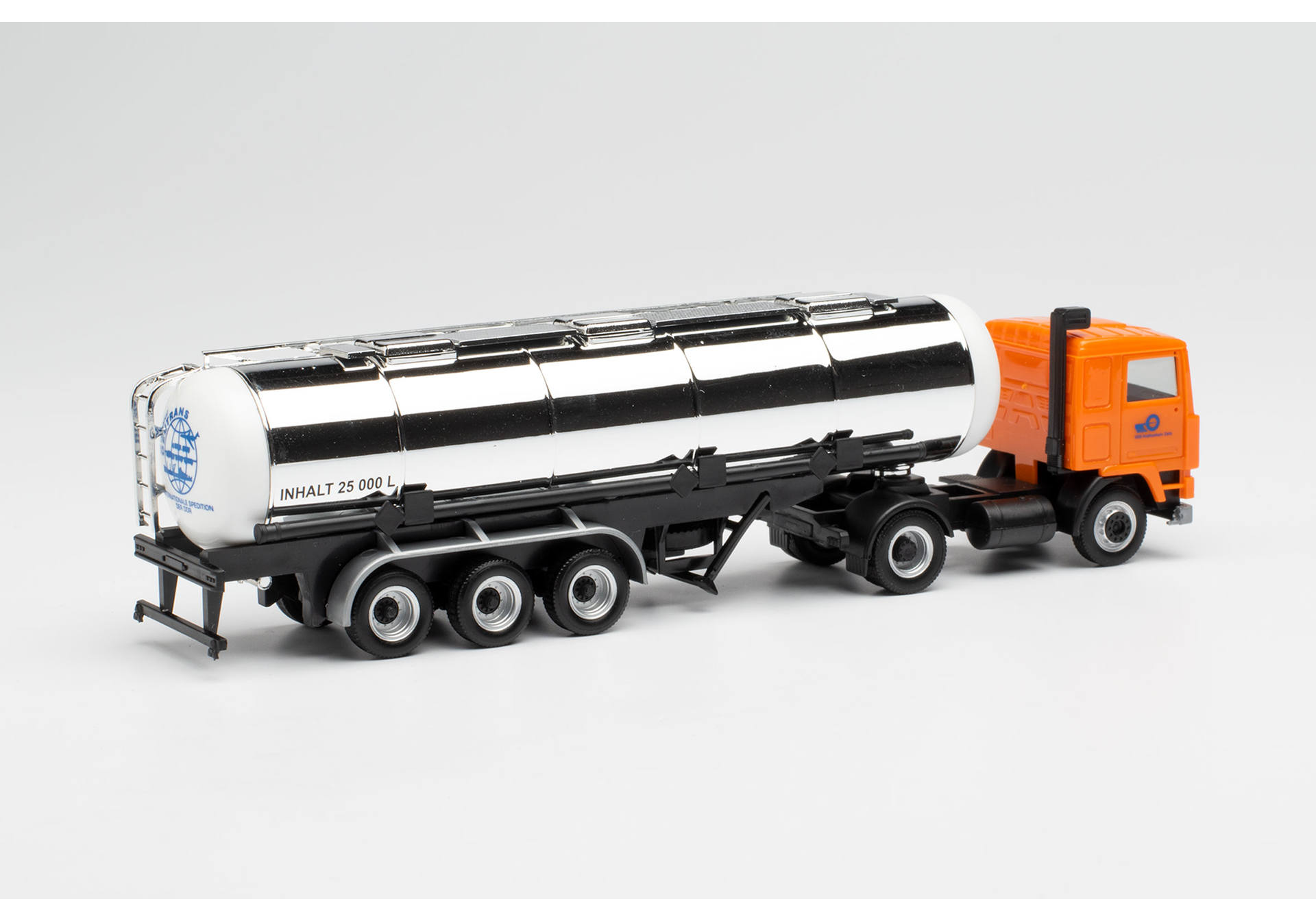 Volvo F12 tanktr. 'Deutrans' - 3