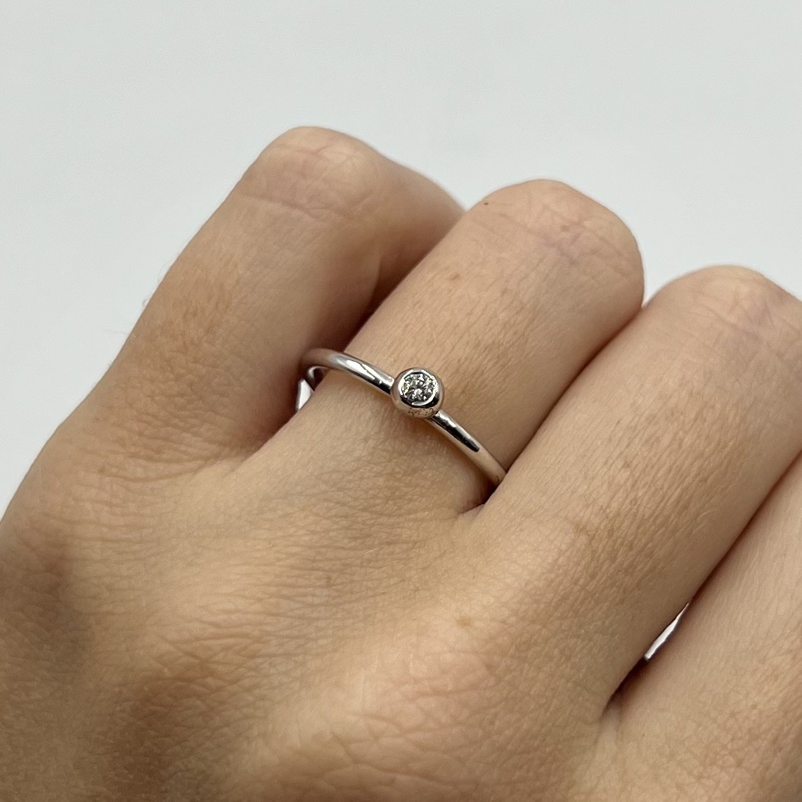 Ring Molly handgjord diamant vitguld 18 karat 