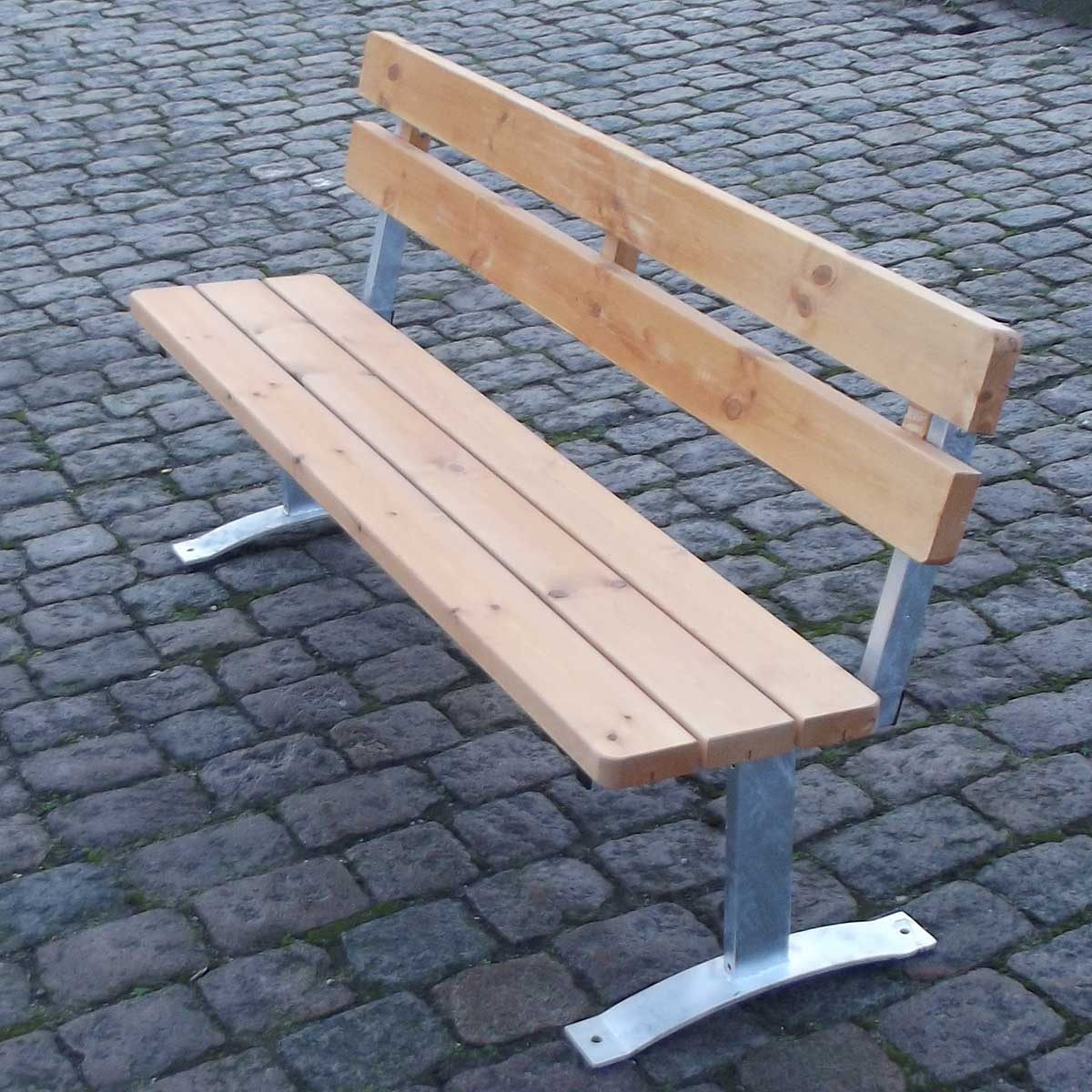 Bänk med rygg