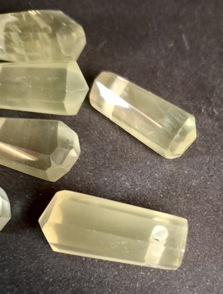 Hänge i Citronkvarts med 3mm hål - 3